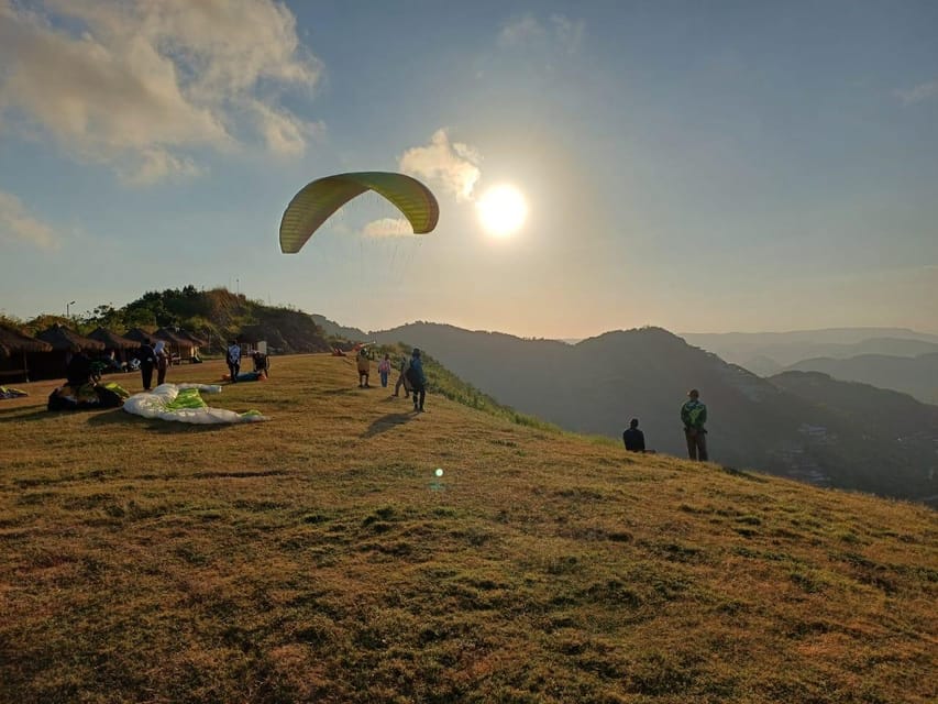 Lombok : Tandem Paragliding with Pilot & Beach Tour - The People Part: English Support and Calm Guidance