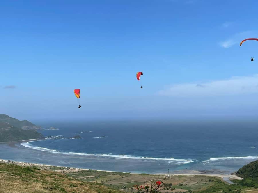 Lombok : Tandem Paragliding with Pilot & Beach Tour - Who This Tour Is Best For (And Who Should Skip)