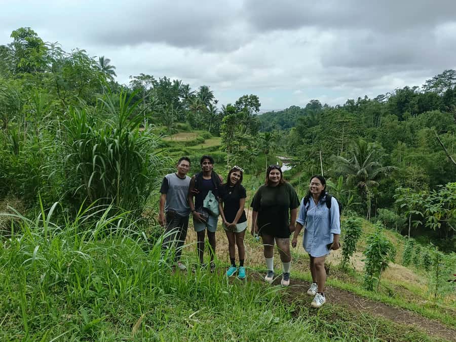 Lombok: Tetebatu Walking Tour with Monkey Forest & Waterfall - Spice plantation and coffee tasting, with cultural context
