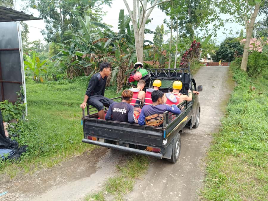 Lombok: Waterfall Benang Kelambu & River Rafting Trip - Lingsar Temple Area, Then the Transfer to Rafting