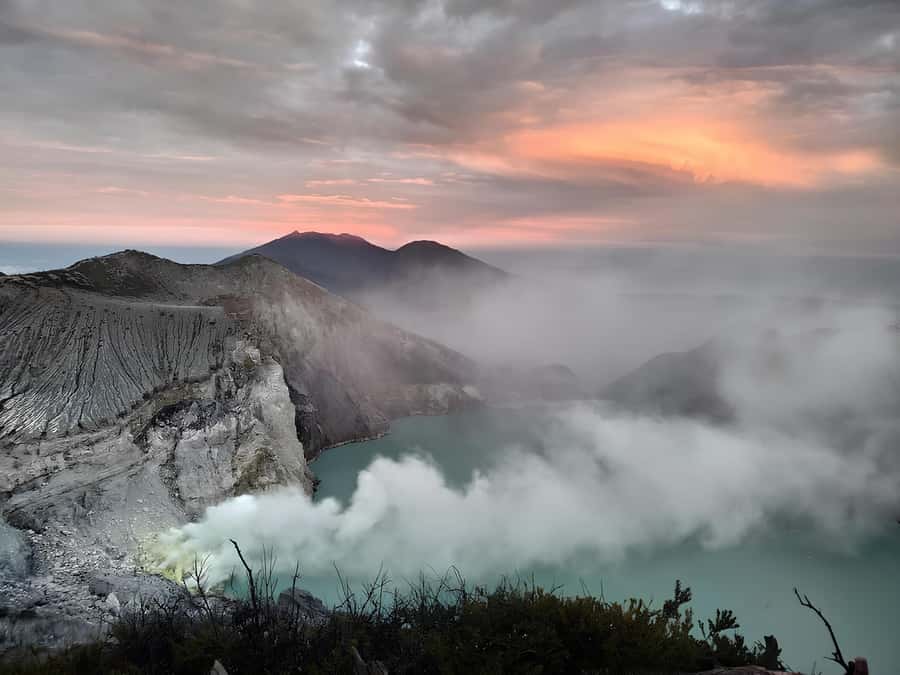 Malang: 2D1N Shared Tour of Mount Bromo & Ijen Crater - The Overnight Transfer to Banyuwangi, What You Actually Do With the Time