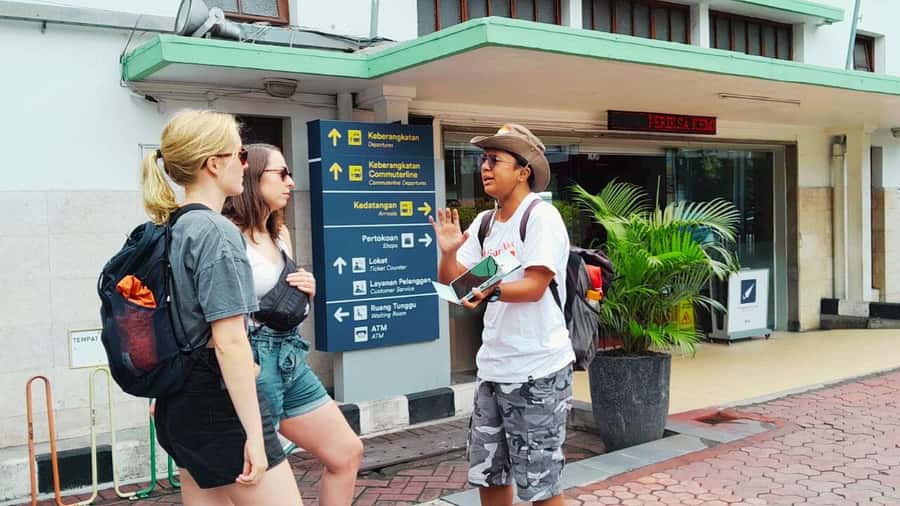 Malang: City Highlights Walking Tour - Ending at Alun-Alun Merdeka, Malang’s central square