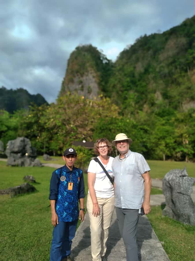 Maros : Rammang Rammang walk & boat trip - Lunch at a Local House: Simple, Filling, and Part of the Day