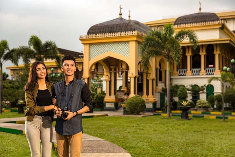 Medan: Highlights City Sightseeing Guided Group Tour - Istana Maimun, Medan’s Sultan’s Palace in focused 20-minute form