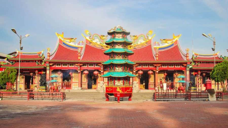 Medan: Highlights City Sightseeing Guided Group Tour - Al-Mashun Great Mosque, a landmark you’ll remember