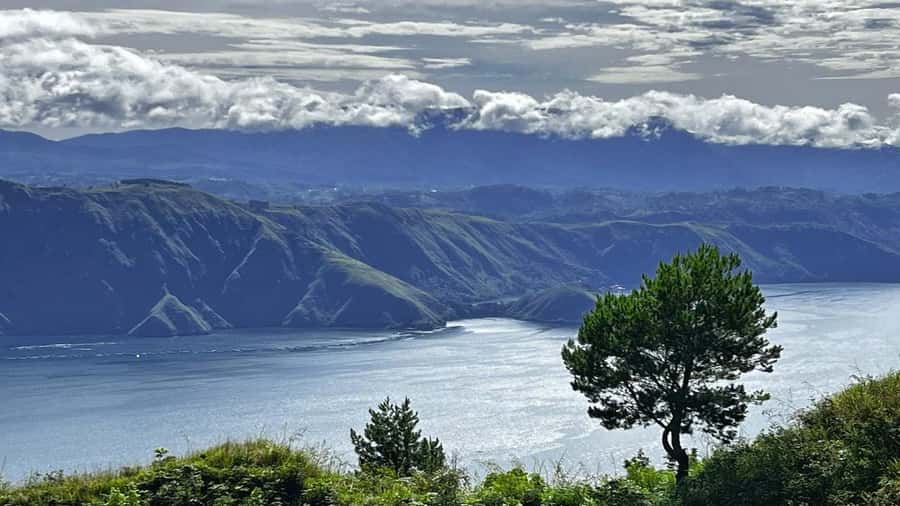 Medan Lake Toba Day Trip - Driver Quality and Weather Reality: How to Protect Your Day