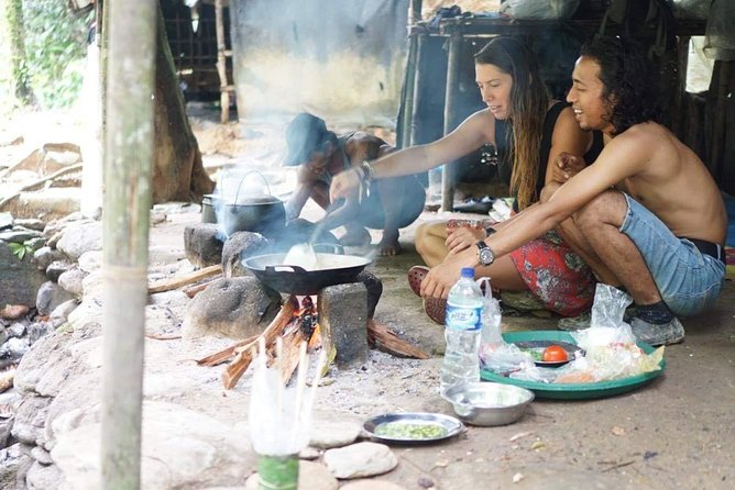 Monkey Business 3 days - 2 nights Jungle trekking (including rafting) - Where you start: Bukit Lawang meeting point and what to expect