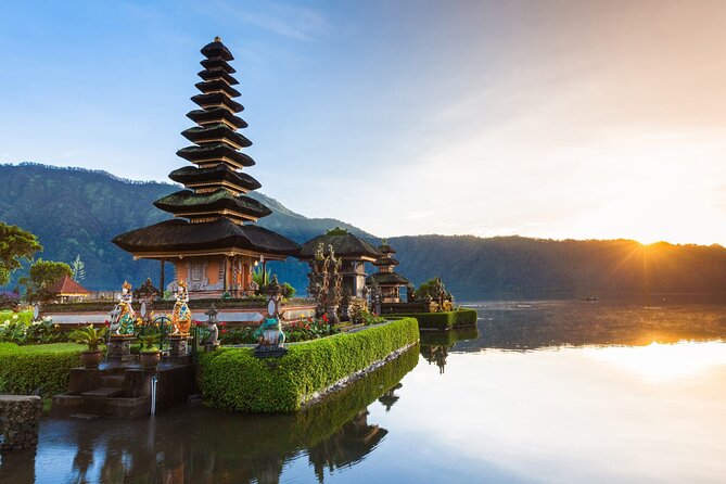 More Complete: Discover Bali In 3 Days Private Tour Package - Day 2: Bratan floating temple, UNESCO Jatiluwih, Tanah Lot sunset, Leke Leke