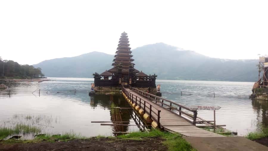Mount Batur: Black Lava Cycling Tour w/ Natural Hot Spring - Guides, Safety, and Staying On Your Own Pace