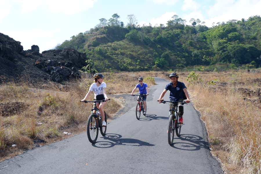 Mount Batur: Black Lava Cycling Tour w/ Natural Hot Spring - Mt. Batur Lounge, Pickup Timing, and a Smooth Start