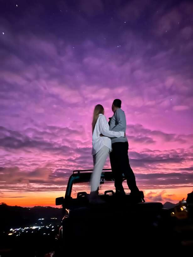 Mount Batur Jeep Sunrise & black lava with breakfast - Guides and safety: what the best moments have in common