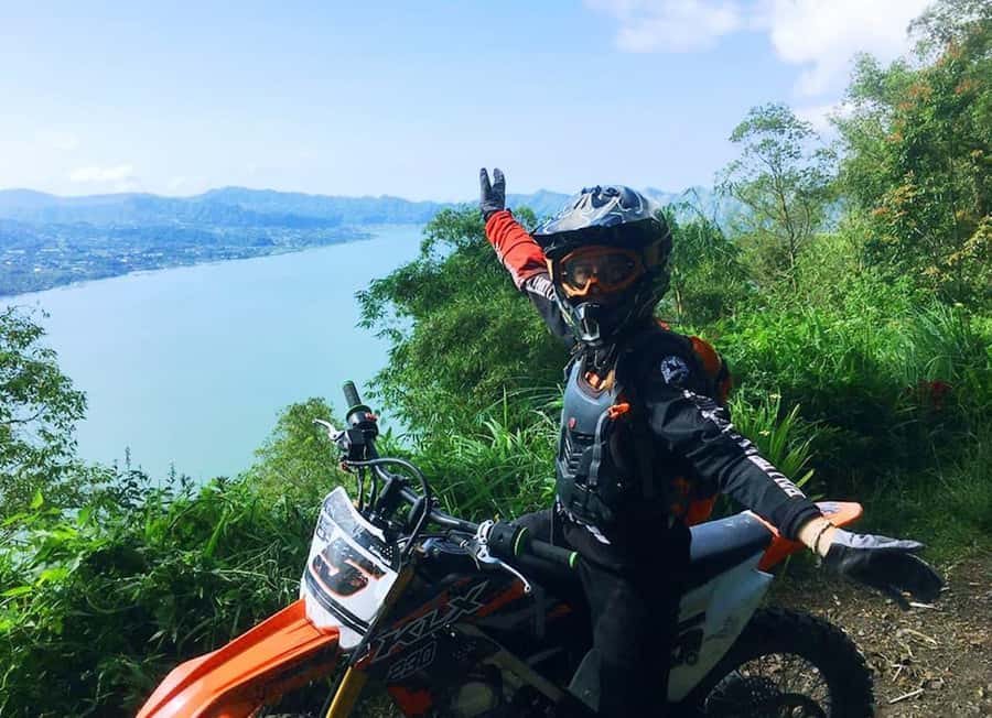 Mount Batur: Sunrise Dirt Bike Trek with Trained Riders - The descent through younger craters: more than just going back down