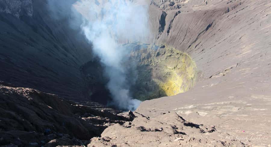 Mount Bromo, Ijen, and Blue Flames 3-Day Tour from Surabaya - Day 1 in Tosari: Settling Near Mount Bromo