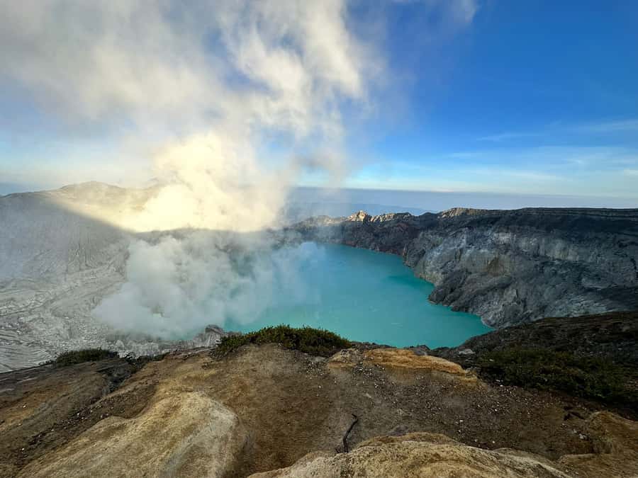 Mount Ijen Volcanic Crater Overnight Trip from Bali - Blue fire around 05:00: what to expect and how to stay realistic