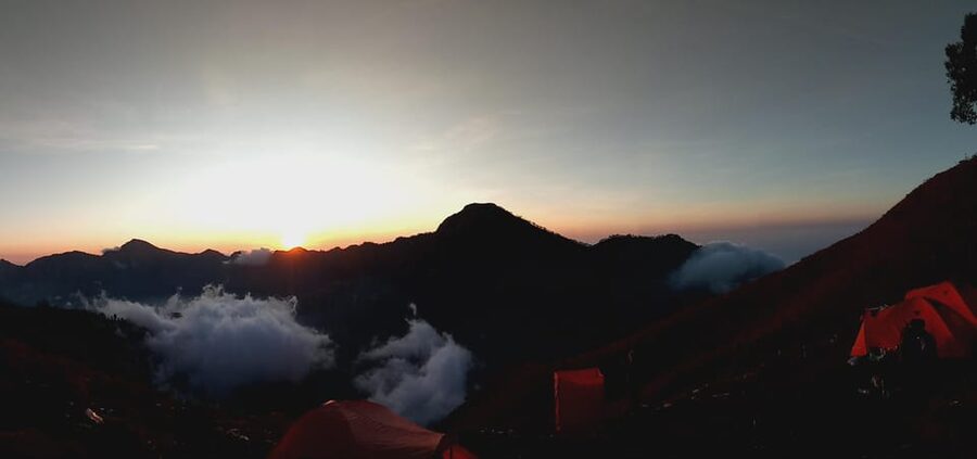 Mount Rinjani: 2D-1N Trekking Summit Sunrise Point Join Tour - Price and Logistics: Is $133 Good Value?
