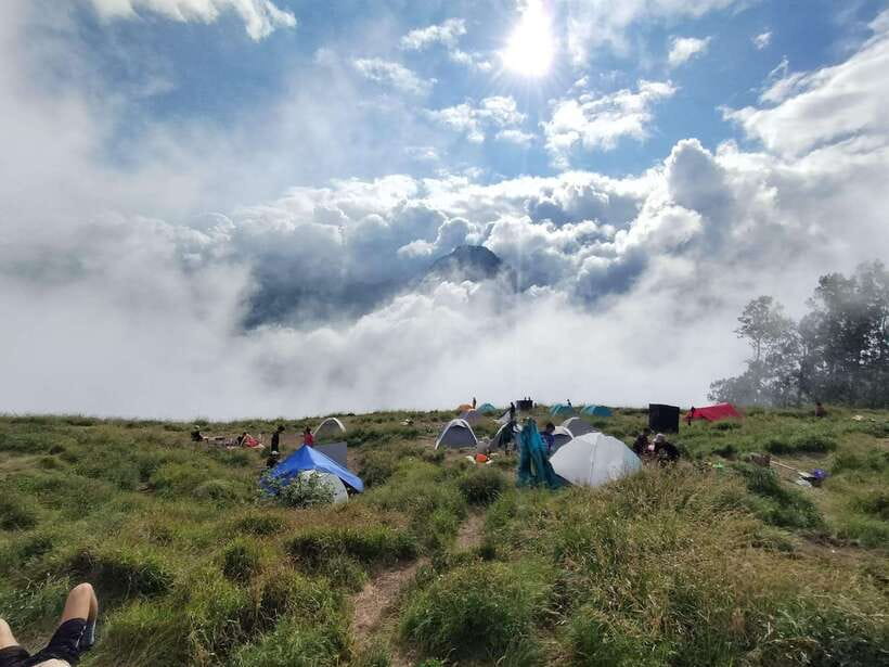 Mount Rinjani Climbing 2D/1N Summit Trek 3726M - Guides and porters, and what English support changes