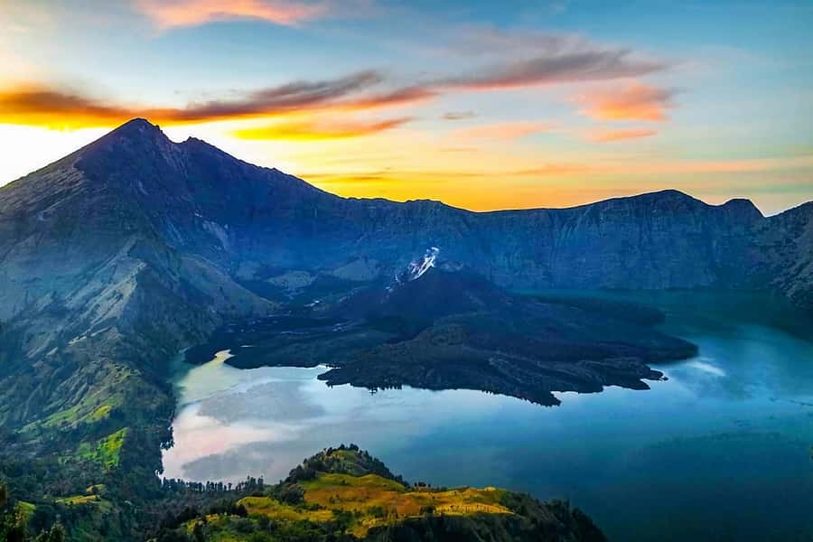 mount rinjani One day trek - The trash reality up close, and how to respond responsibly