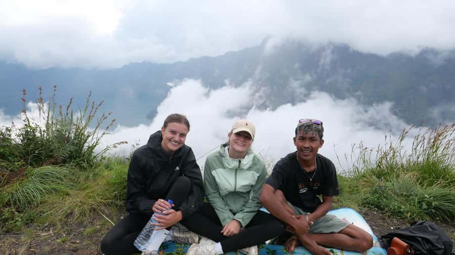 Mount Rinjani Trekking 2D/1N Summit Sunrise & Sunset Views - Sembalun Route for a tight 2-day plan