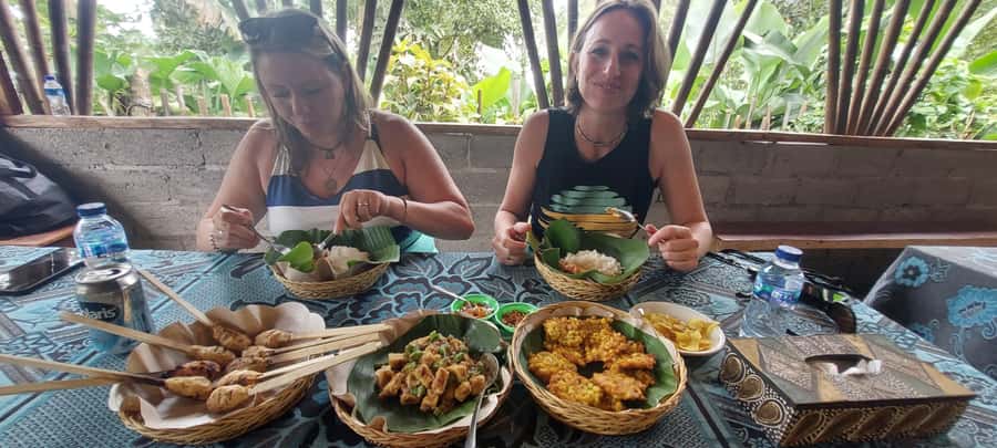 Munduk : Jungle Trekking,Canoeing,waterfall &authentic lunch - Lunch That Actually Tastes Local (And Options If You Want More)