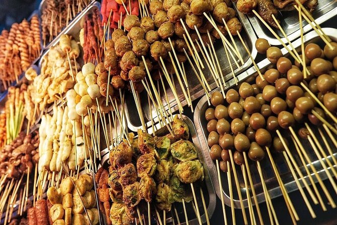 Night Walking Tour-Malioboro street food with guide at Yogyakarta - Should you book this Yogyakarta night walking tour with a guide?
