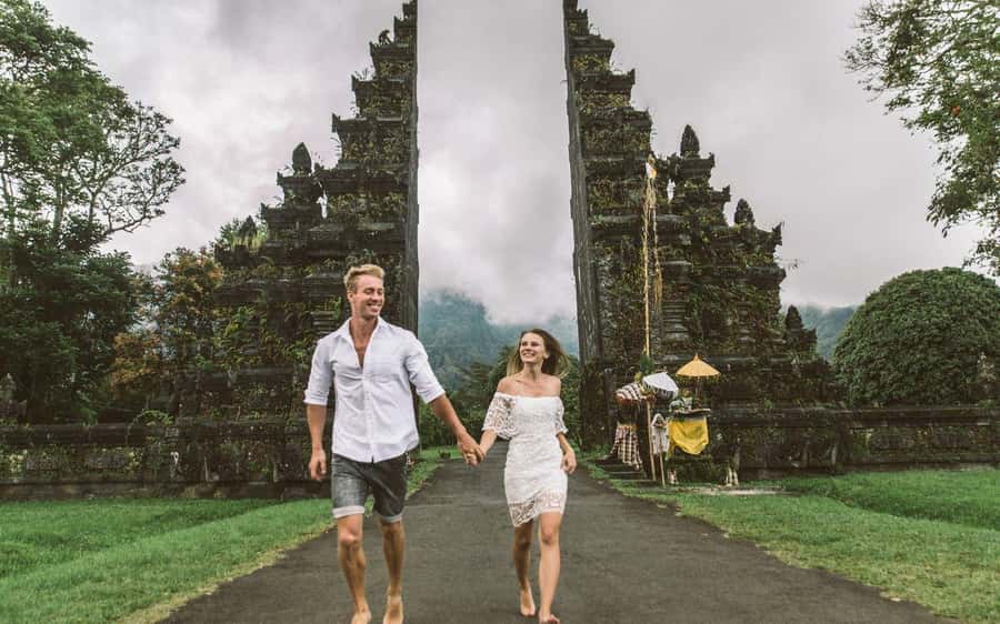 North Bali: Banyumala Waterfall and Ulun Danu Beratan Temple - Kayu Putih Village Giant Tree: Fairytale Photos at the End of the Day