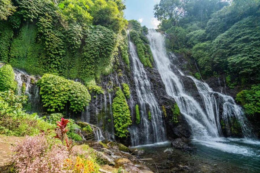 North Bali: Private Day Tour with Banyumala Waterfall - Ulun Danu Bratan Temple: A Scenic 30 Minutes on the Lake