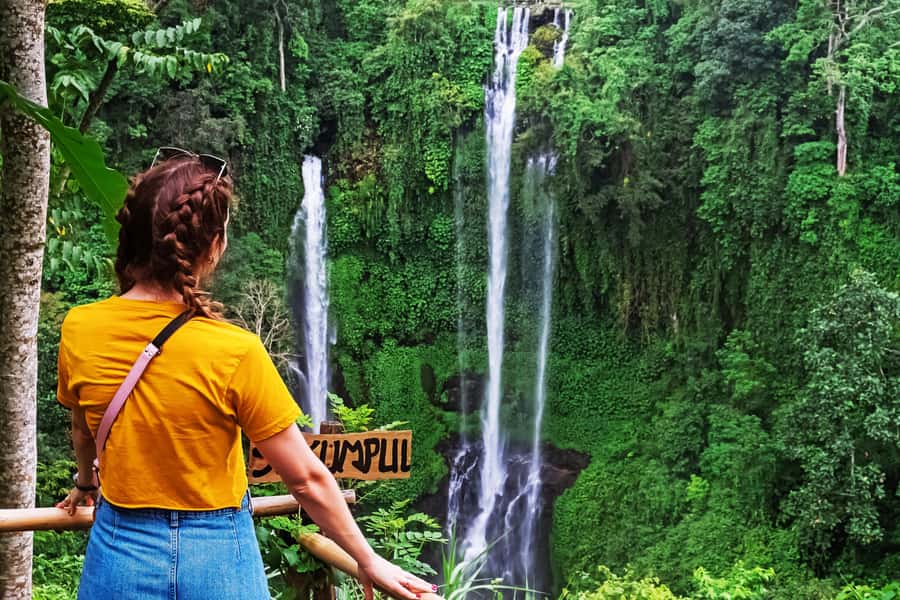 North Bali: Sekumpul Waterfalls and Ulun Danu Temple Tour - Sekumpul Waterfalls and the lakeside temples in one North Bali loop