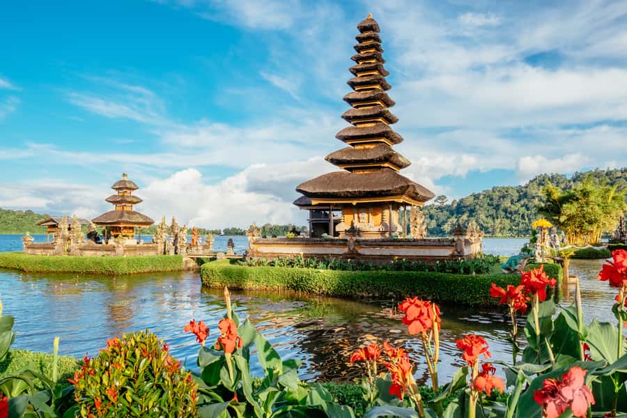 North Bali: Sekumpul Waterfalls and Ulun Danu Temple Tour - Sekumpul trek: stairs, rock pools, and what to pack
