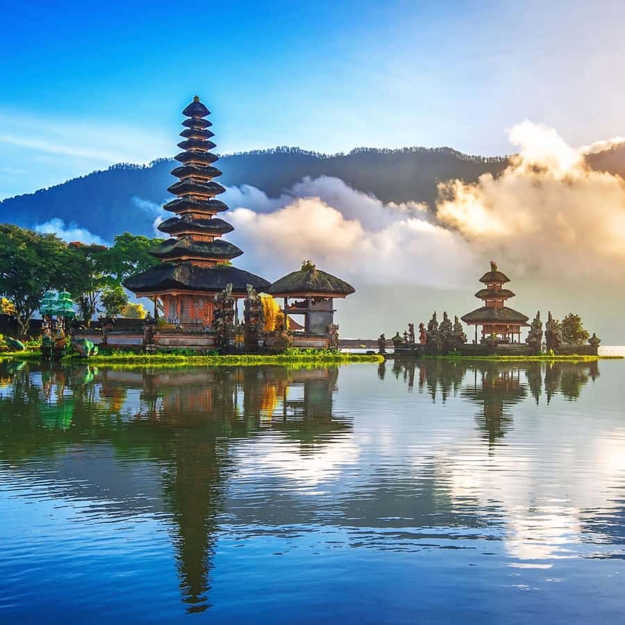 North Bali: Ulun Danu, Waterfalls, Swing and Monkey Forest - North Bali in One Long Day: Lakes, Waterfalls, Temples, and Monkeys