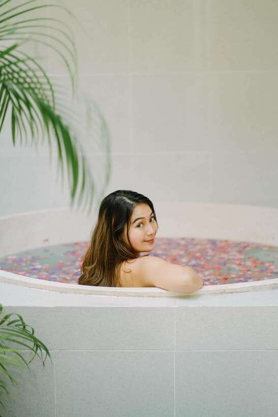 Nusa dua: Luxury Spa Bali Massage, Scrub, Flowerbath 2 hour - Flower bath finale for 15 minutes: warm soak plus fresh scent calm