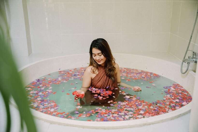 Nusa dua: Luxury Spa Bali Massage, Scrub, Flowerbath 2 hour - Pickup, private group, and English support: convenience that matters here