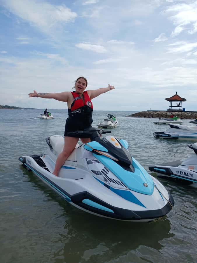 Nusa Dua: Self Drive Jet Ski Experience - Entering Nusa Dua waters on a Yamaha 700cc