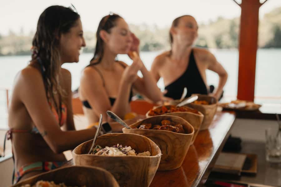 Nusa Lembongan: 4-in-1 Half-Day Catamaran Snorkeling Cruise - The floating beach club: where the day slows down