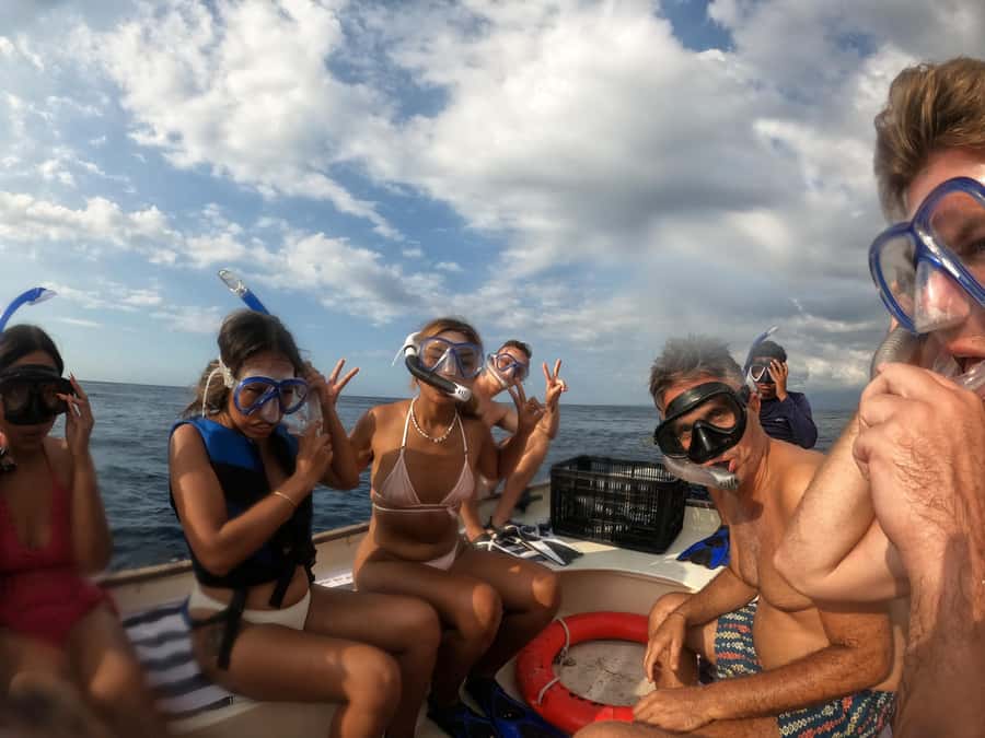 Nusa Lembongan: 4-in-1 Half-Day Catamaran Snorkeling Cruise - GoPro photos and videos: the easiest way to relive your day