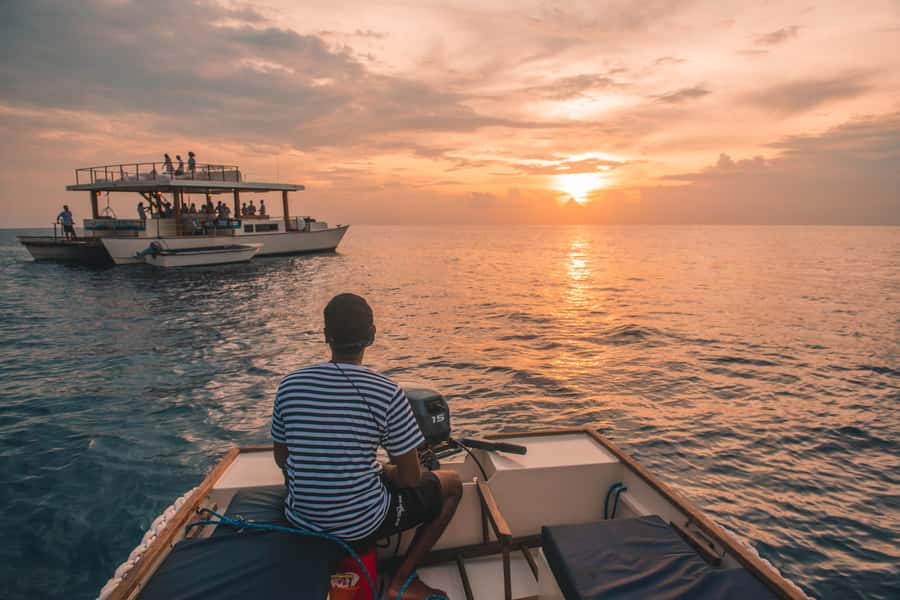 Nusa Lembongan: 4-in-1 Half-Day Catamaran Snorkeling Cruise - Morning vs sunset: picking the right mood