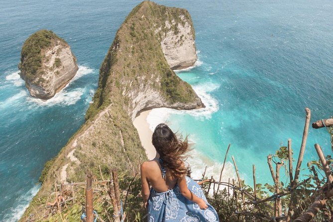 ️ Nusa Penida Instagram Tour: The Most Famous Spots (Private All-Inclusive) - Stop 2: Atuh Beach (1 hour) for cliffs, an arch view, and a quieter feel