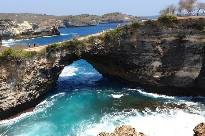 Nusa Penida Island Beach Tours with Snorkeling From Bali - Kelingking Beach and the low tide rule