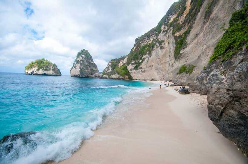 Nusa Penida: Private Car Rental - Tree house and Goa Giri Putri Temple: variety beyond cliffs