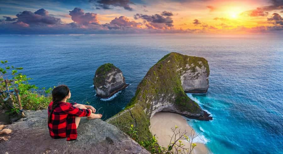 Nusa Penida: Private West Scenic Highlights Tour - Pasih Uug Beach: a short stop with big ocean energy