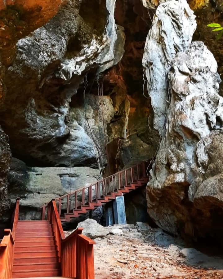 One-Day Rangko Cave, Batu Cermin, Sylvia Hill & G’Spot - Guide quality: what matters most in mixed-feedback tours