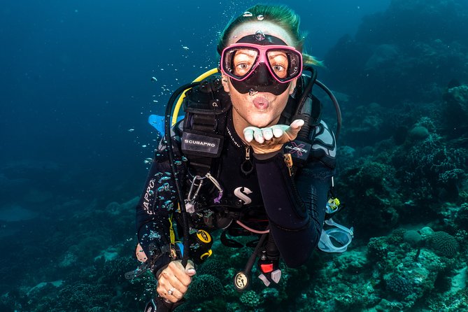 Open Water Course in Tulamben - Get Certified in Bali - How the 2-day SSI course works: theory, shallow practice, then open water