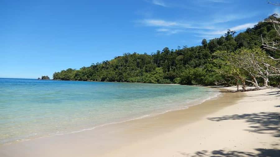 Padang West Sumatra: Hoping Island Fullday Tour - Bungus pier and the private wooden speedboat island hop