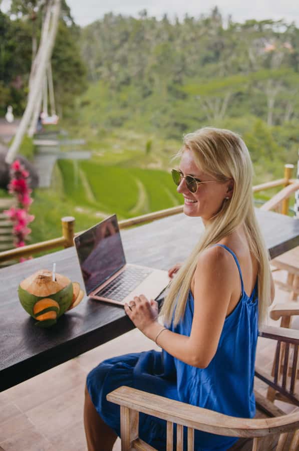 Photoshoot in Bali - Posing Help That Works for Couples and Kids
