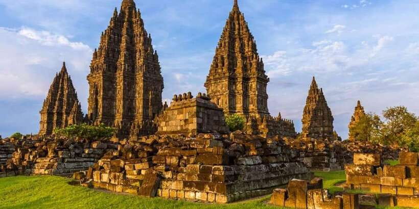 Prambanan Sunset (and Ramayana Ballet Option) Tour - Prambanan sunset at golden hour: what makes it special