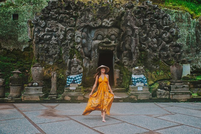 Private Day Tour: The Highlight of Ubud - Tegenungan Waterfall: Quick Walk Options and Photo-Friendly Timing