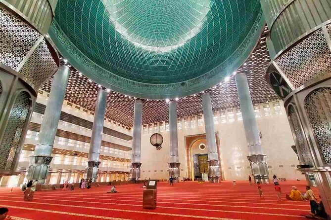 Private Full-Day Guided Tour: Explore Jakarta’s Top Highlights - Independence Square and the civic backbone of Jakarta