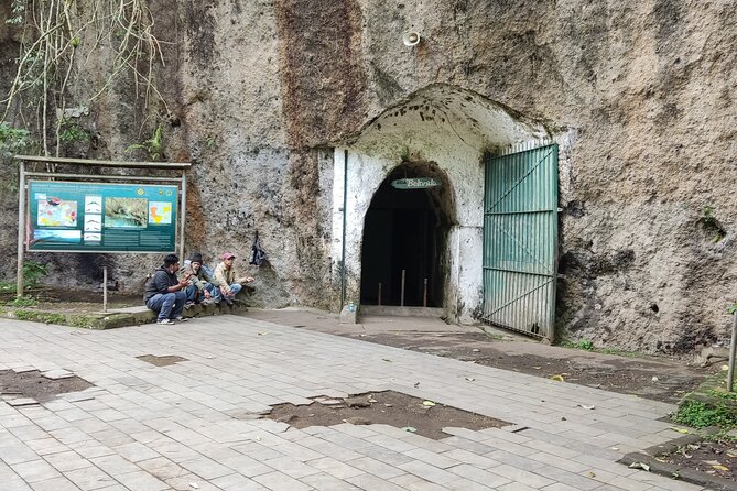 Private Guided to The White Crater & Surrounding Areas Tour - What you can customize beyond the core route