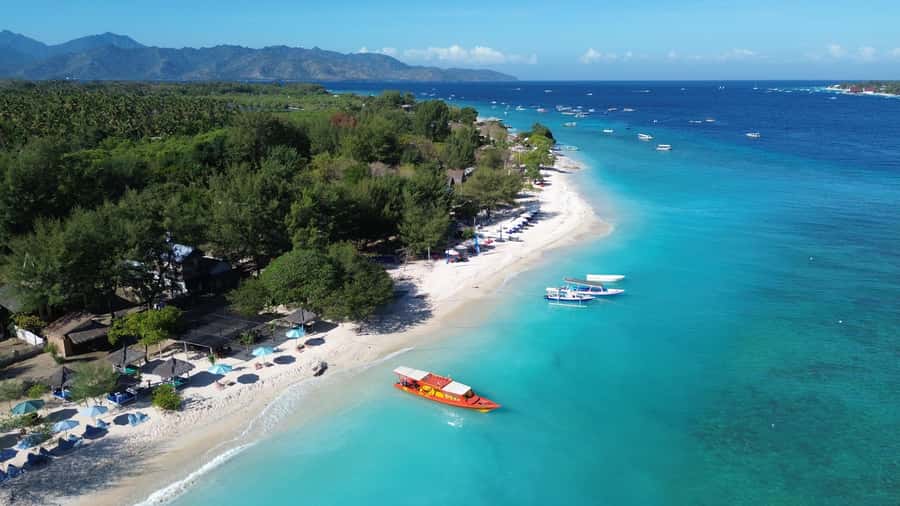 Private Snorkeling Gili Islands Full Day Tour - Trawangan break time: photo stops, island time, and lunch options