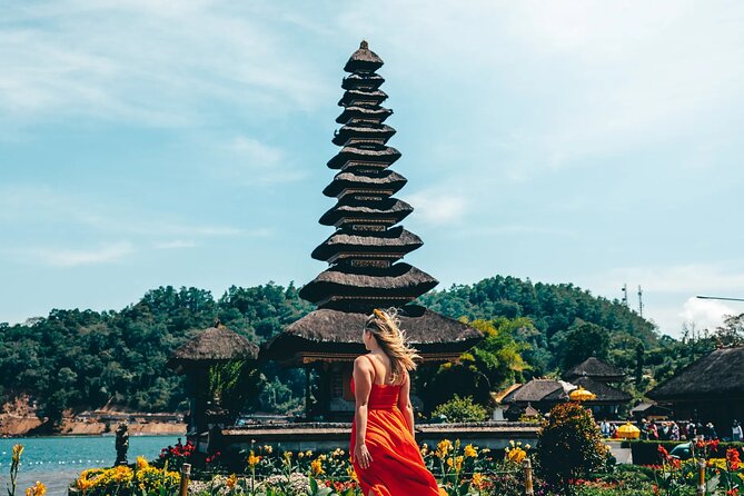 Private Tour: Bali UNESCO World Heritage Sites - Handara Iconic Gate: mountain framing and short, sweet photo time