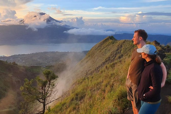 Private Tour Mount Batur Sunrise Trekking and Natural Hot Spring - Pickup, AC Car, and Getting Ready to Trek (1:00 am to 3:30 am)